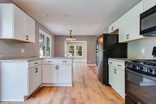 102 Hickory Ln, Morris, IL 60450 - Photo 11