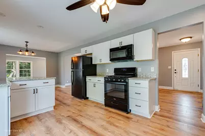 102 Hickory Lane, Morris, IL 60450 - Photo 7