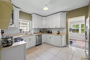 6948 30th St, Berwyn, IL 60402 - Photo 9