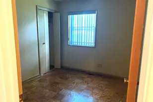 1060 Warwick Ln, Elk Grove Village, IL 60007 - Photo 11