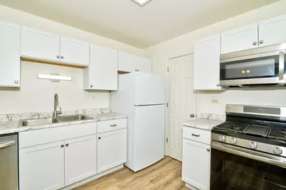 600 Eastveiw Court #X1, Schaumburg, IL 60193 - Photo 3