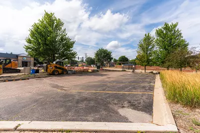 119 E Railroad Avenue, Bartlett, IL 60103 - Photo 7