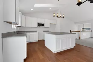 3022 W 84th Pl, Merrillville, IN 46410 - Photo 9