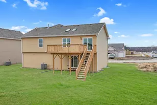 8241 Dylan Dr, Merrillville, IN 46410 - Photo 27