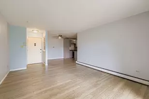 870 Winesap Ct, Prospect Heights, IL 60070 - Photo 3