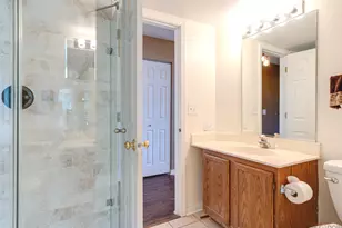 6797 Roanoake Ct, Gurnee, IL 60031 - Photo 13