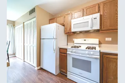 6797 Roanoake Court, Gurnee, IL 60031 - Photo 9