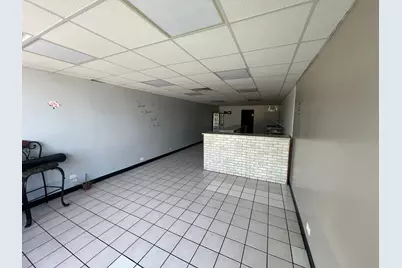 65 E Fullerton Avenue, Addison, IL 60101 - Photo 3