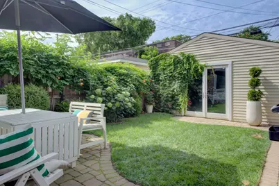 1924 W Newport Avenue, Chicago, IL 60657 - Photo 25