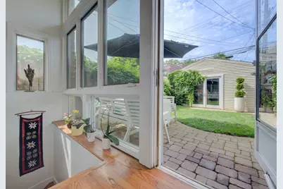 1924 W Newport Avenue, Chicago, IL 60657 - Photo 13