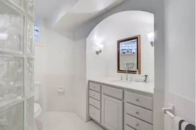 1924 W Newport Avenue, Chicago, IL 60657 - Photo 23