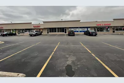 49 E Fullerton Avenue, Addison, IL 60101 - Photo 3