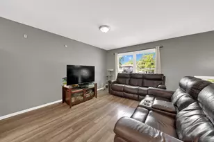 17303 Apple Tree Dr, Hazel Crest, IL 60429 - Photo 5