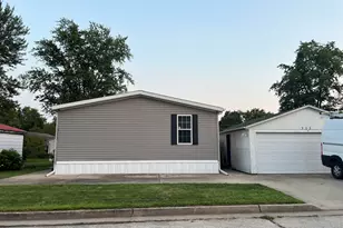 315 Ave F Ave, Bloomington, IL 61704 - Photo 5