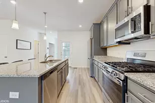 268 Hoffmann Dr, Buffalo Grove, IL 60089 - Photo 11