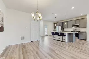 268 Hoffmann Dr, Buffalo Grove, IL 60089 - Photo 9