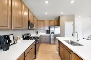 115 Henderson St, Oswego, IL 60543 - Photo 7