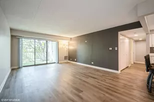 350 Plum Creek Dr, Wheeling, IL 60090 - Photo 5