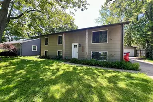 2605 Trafalgar Square, Champaign, IL 61821 - Photo 3