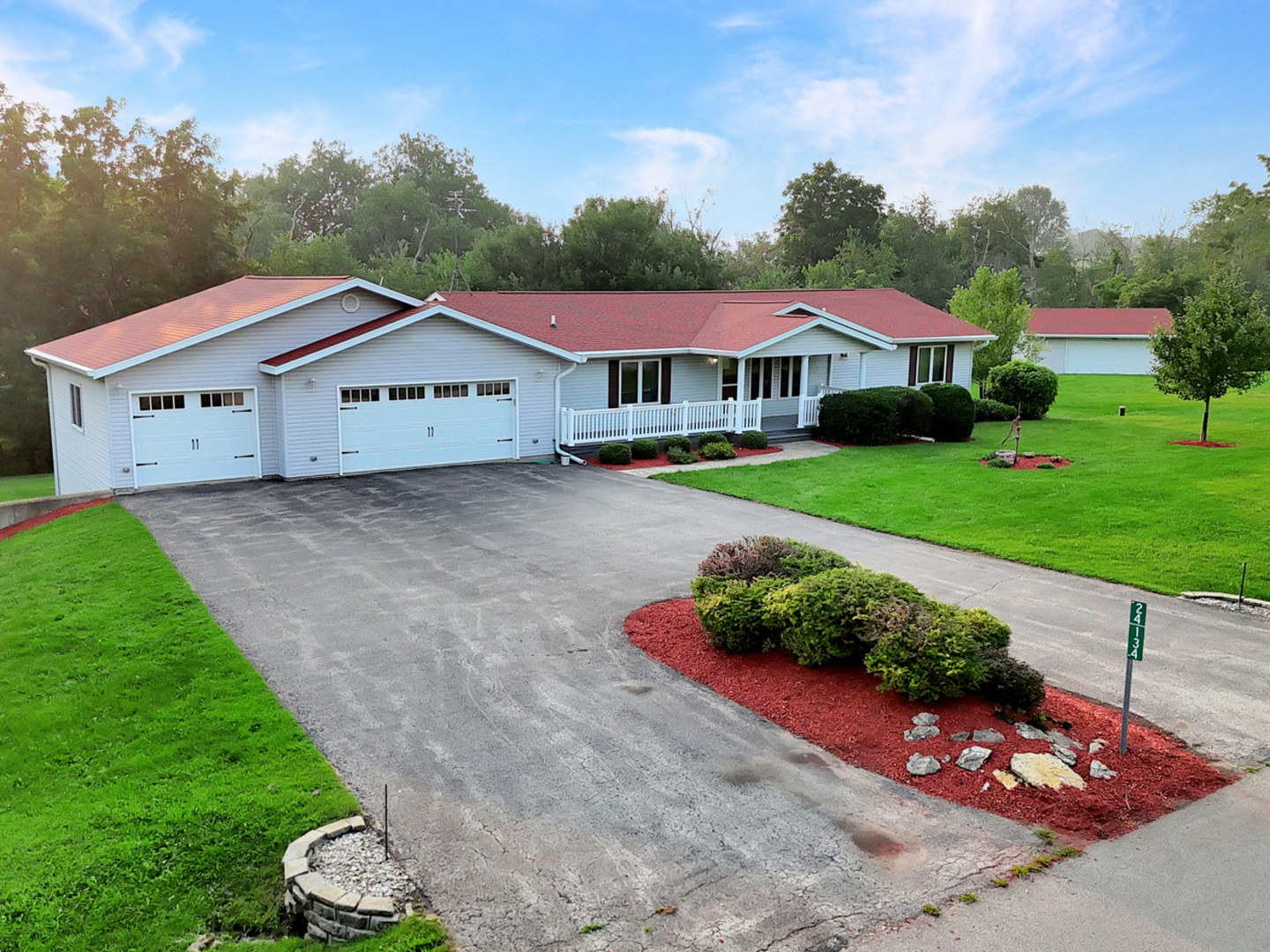24134 Hidden Ranch Dr, Lanark, IL 61046 - MLS 12433536 - Coldwell Banker