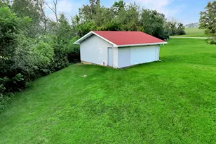 24134 Hidden Ranch Dr, Lanark, IL 61046 - Photo 5