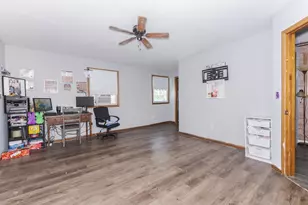 225 E Pinckney St, Pontiac, IL 61764 - Photo 21