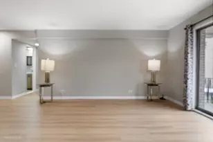 5200 Galitz St, Skokie, IL 60077 - Photo 9