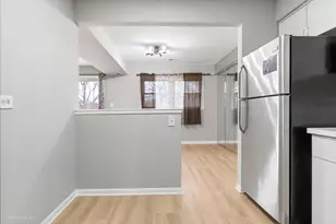 5200 Galitz St, Skokie, IL 60077 - Photo 7