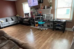 810 Peale St, Joliet, IL 60433 - Photo 3