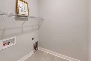 154 S Llanos St, Cortland, IL 60112 - Photo 21