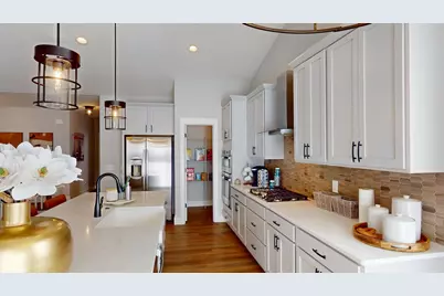 154 S Llanos Street, Cortland, IL 60112 - Photo 5