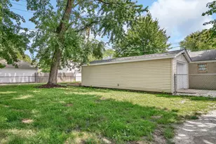 721 W South St, Pontiac, IL 61764 - Photo 19