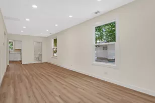 721 W South St, Pontiac, IL 61764 - Photo 5