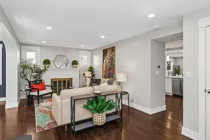 3035 Thayer St, Evanston, IL 60201 - Photo 3