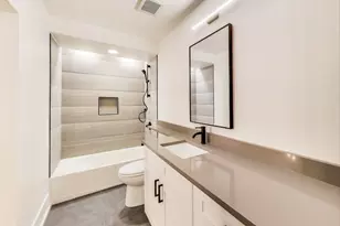 3735 S Lake Park Ave, Chicago, IL 60653 - Photo 33