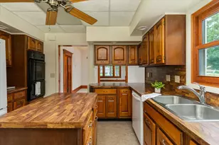 443 E Peru St, Princeton, IL 61356 - Photo 17