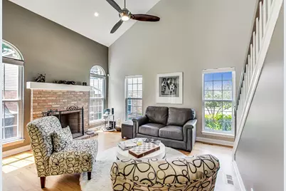 871 Rosebud Court, Roselle, IL 60172 - Photo 3