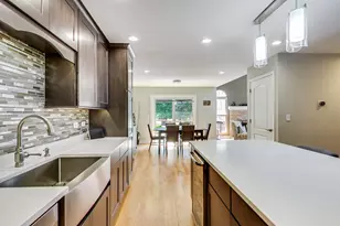 871 Rosebud Ct, Roselle, IL 60172 - Photo 9