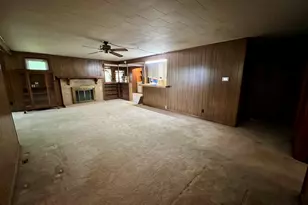 509 Lakeshore Dr, Oakland, IL 61943 - Photo 3