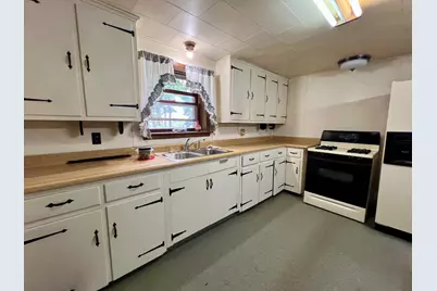 509 Lakeshore Drive, Oakland, IL 61943 - Photo 11