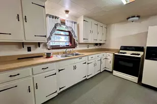 509 Lakeshore Dr, Oakland, IL 61943 - Photo 11