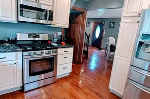 136 Iroquois St, Park Forest, IL 60466 - Photo 3