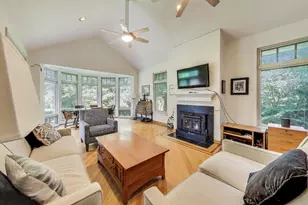 1295 Sunview Ln, Winnetka, IL 60093 - Photo 13