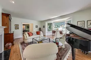 1295 Sunview Ln, Winnetka, IL 60093 - Photo 5