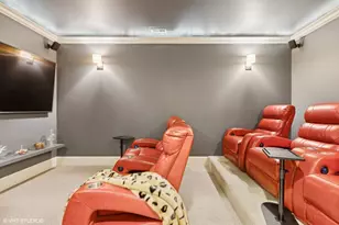 4351 S Lake Park Ave, Chicago, IL 60653 - Photo 15