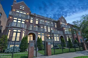 4351 S Lake Park Ave, Chicago, IL 60653 - Photo 17