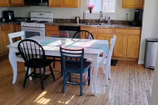 178 W Hampton Dr, Round Lake, IL 60073 - Photo 7