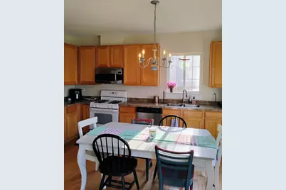 178 W Hampton Drive, Round Lake, IL 60073 - Photo 9