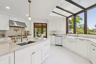 2430 Dorina Dr, Northfield, IL 60093 - Photo 19