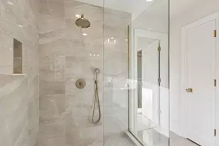 2430 Dorina Dr, Northfield, IL 60093 - Photo 63